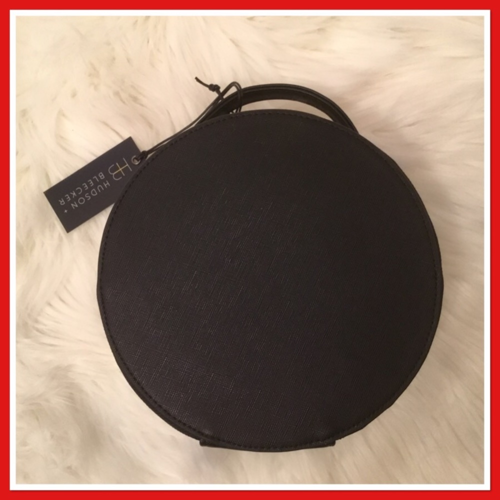 Hudson + Bleecker Preto Nomad Round Travel Case